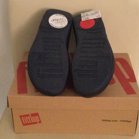 NWT Fitflop Shuv Leather Clogs Size 7 Navy Blue Price Just Reduced - Picture 9 of 11